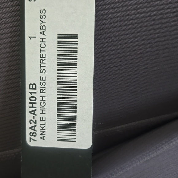 Cult Of Individuality New York Dark Blue Frayed Hem High Rise Ankle Jeans sz 25 - Picture 15 of 15